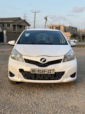 Toyota Vitz 1.3 FWD 5dr 2012 White