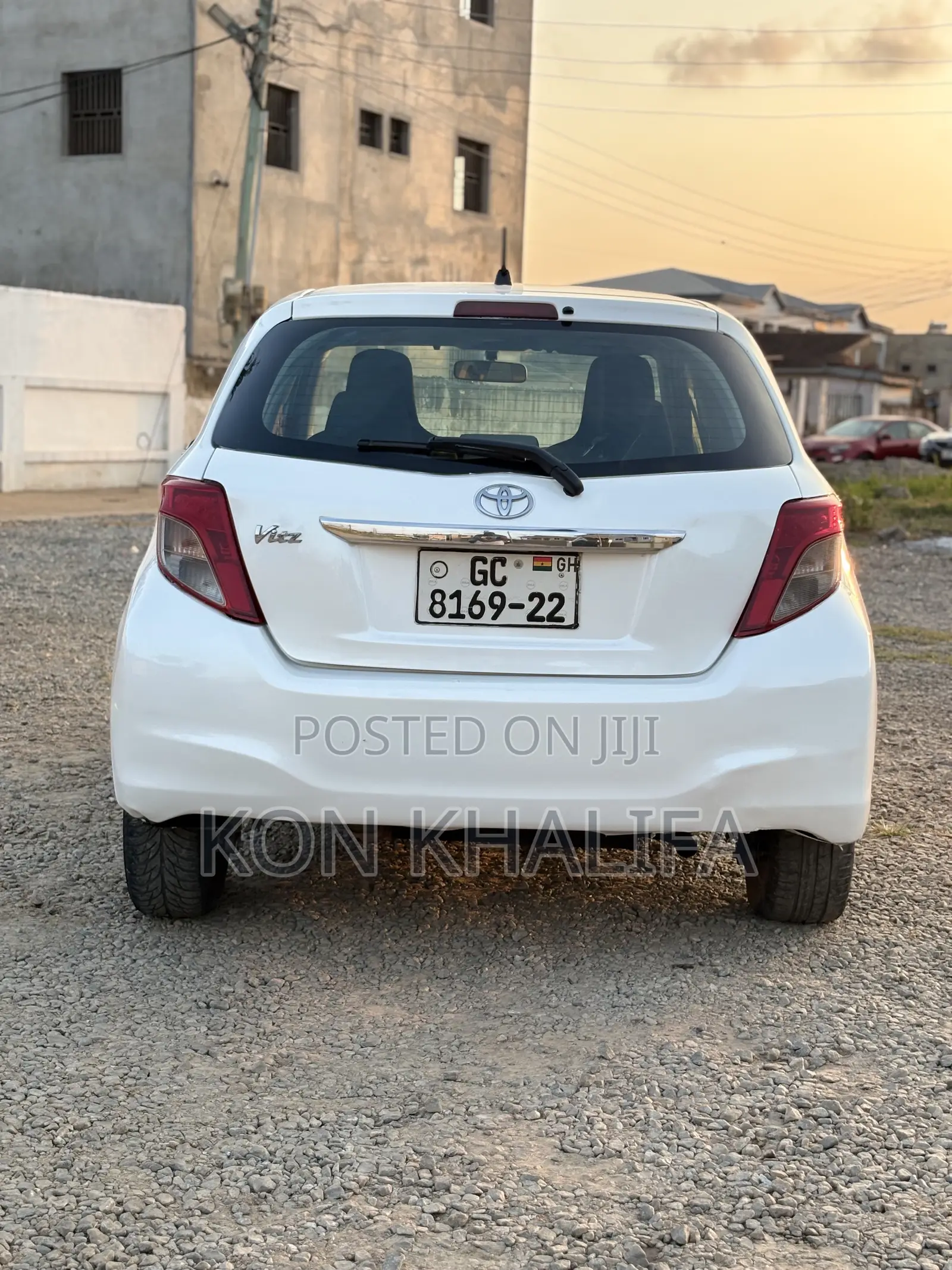 Toyota Vitz 1.3 FWD 5dr 2012 White