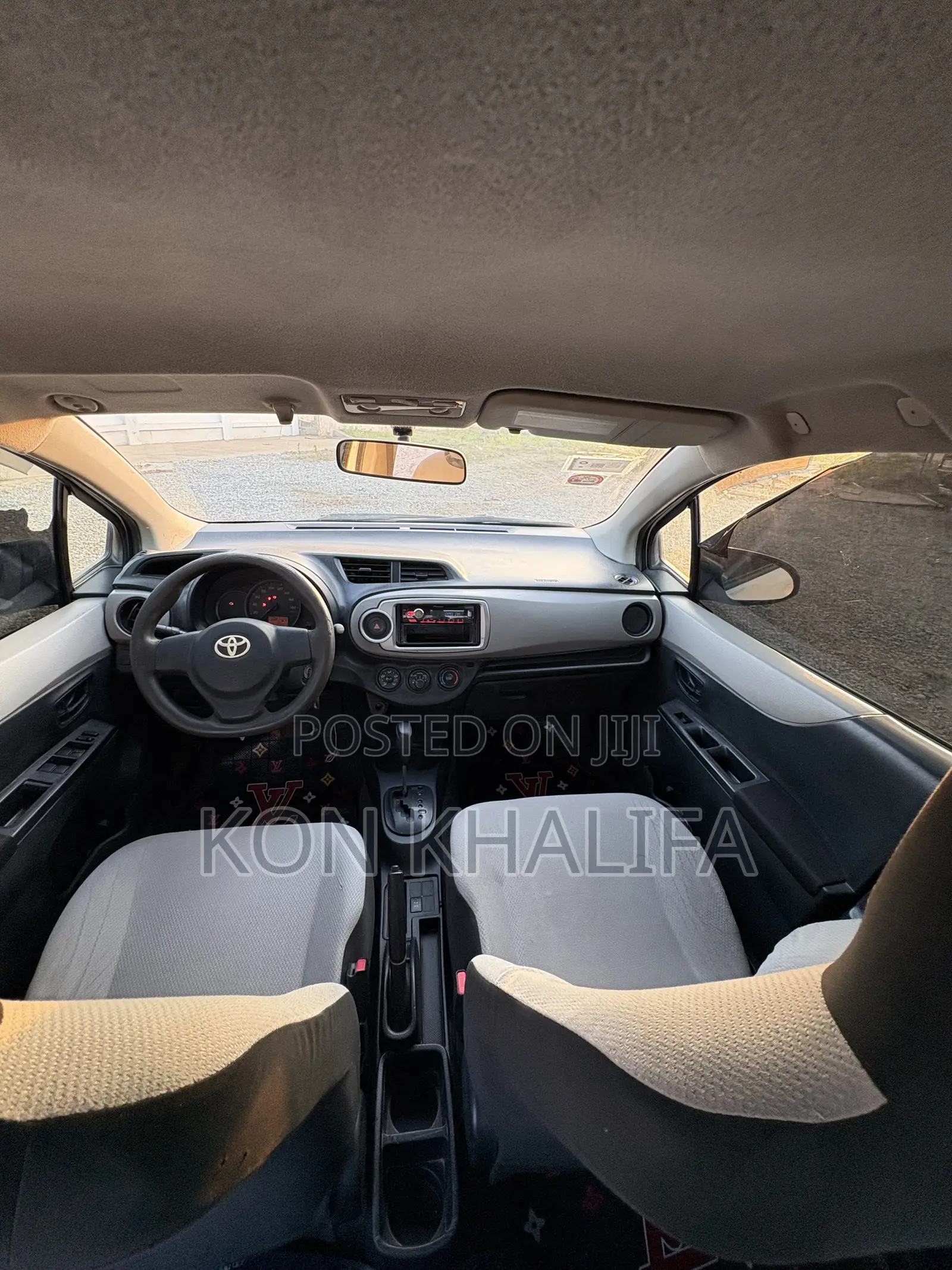 Toyota Vitz 1.3 FWD 5dr 2012 White