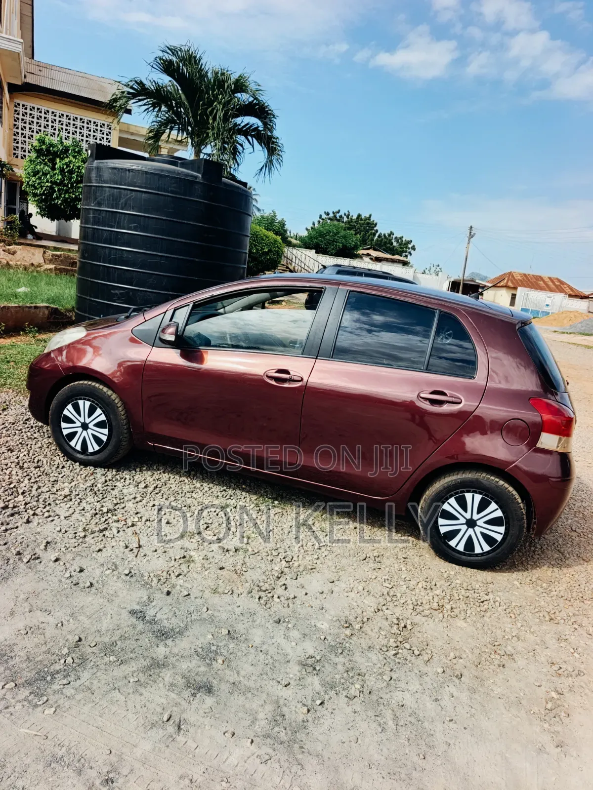 Toyota Vitz 1.3 FWD 3dr 2010 Brown