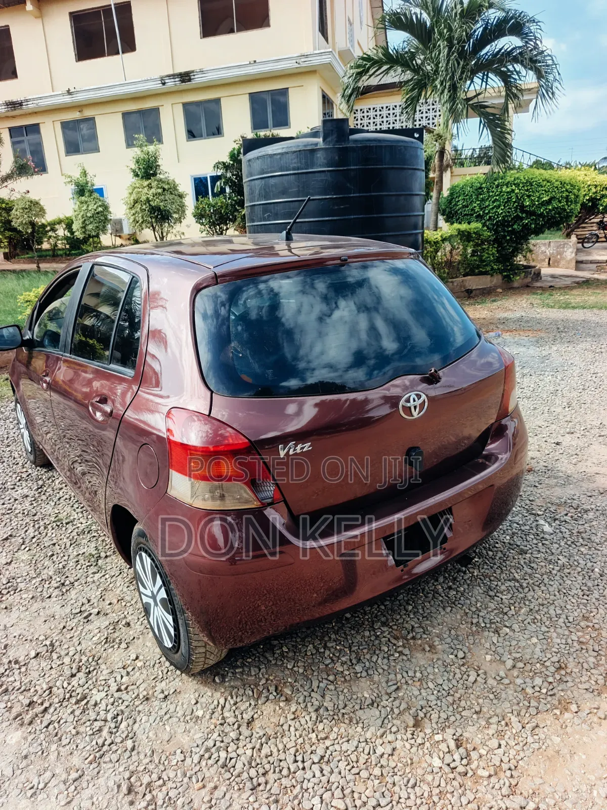 Toyota Vitz 1.3 FWD 3dr 2010 Brown