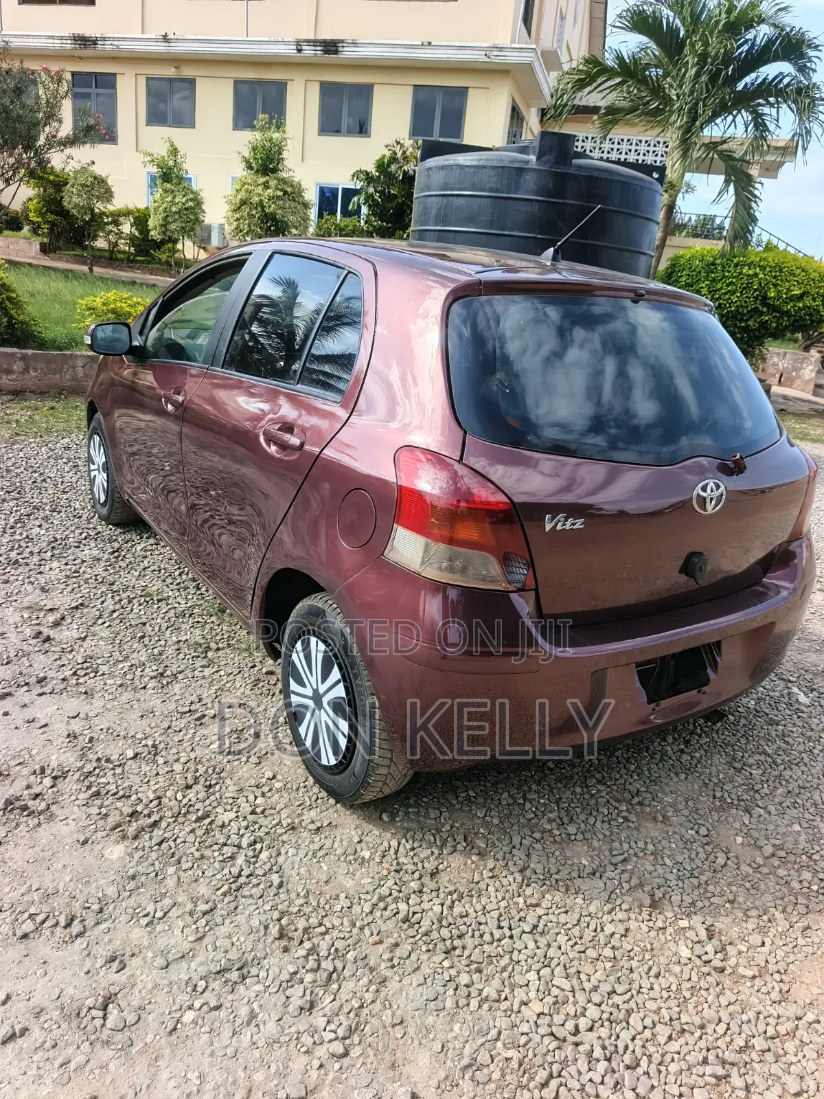 Toyota Vitz 1.3 FWD 3dr 2010 Brown