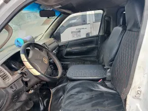 Toyota HiAce 2012 White