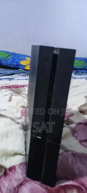 PlayStation 4 Standard for Sale