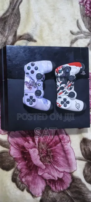 PlayStation 4 Standard for Sale