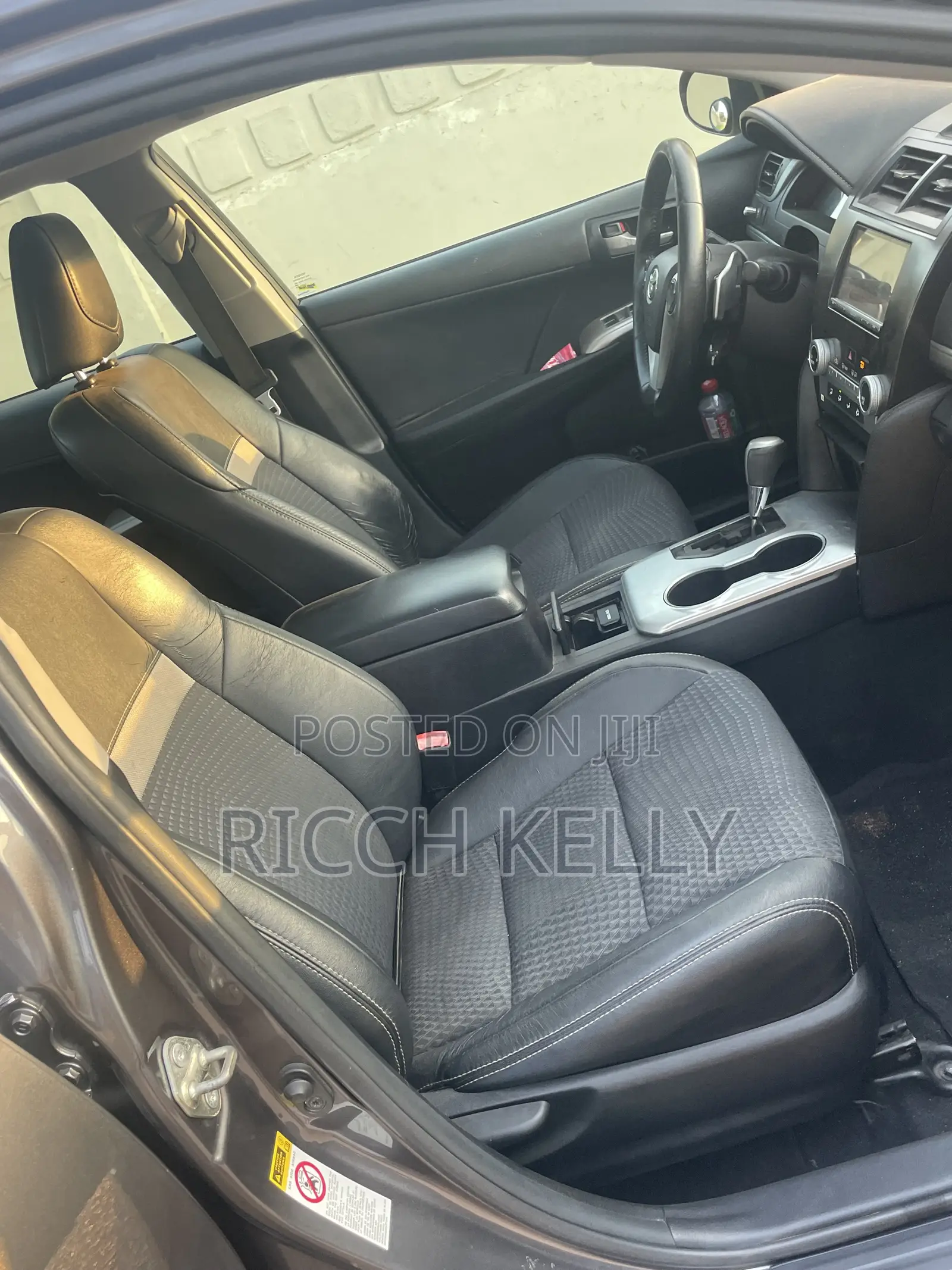 Toyota Camry SE 4dr Sedan (2.5L 4cyl 6A) 2014 Gray