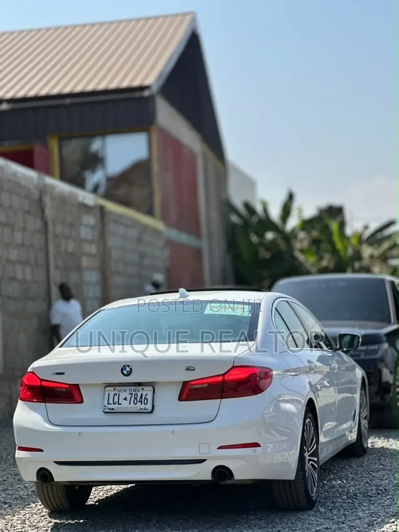 BMW 530i 2020 White
