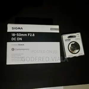 Sigma 18-50mm F2.8 DC DN Lens + UV Protector