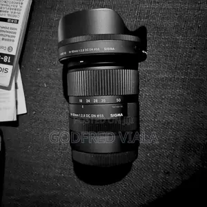 Sigma 18-50mm F2.8 DC DN Lens + UV Protector