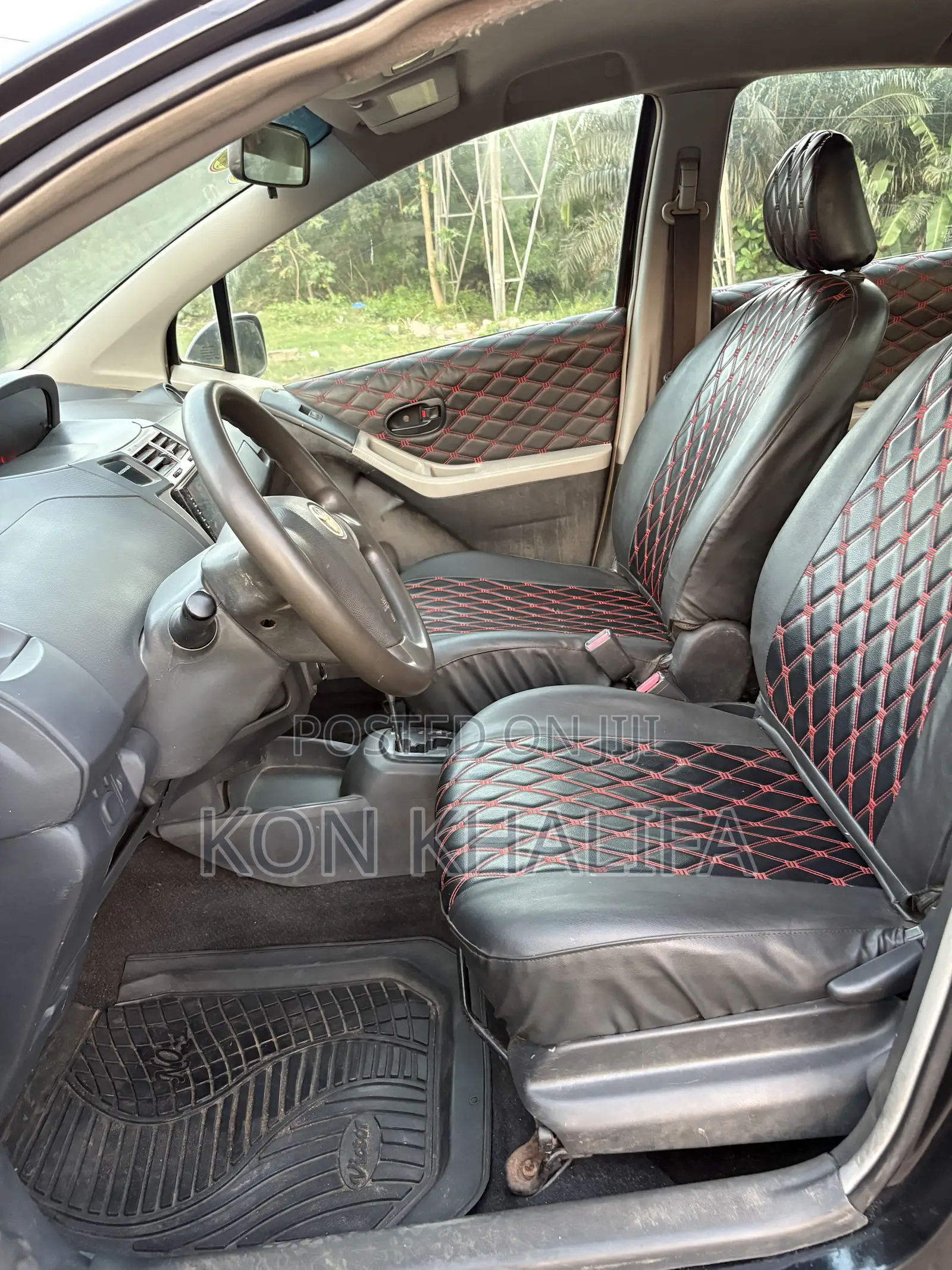 Toyota Vitz 1.0 FWD 5dr 2010 Black