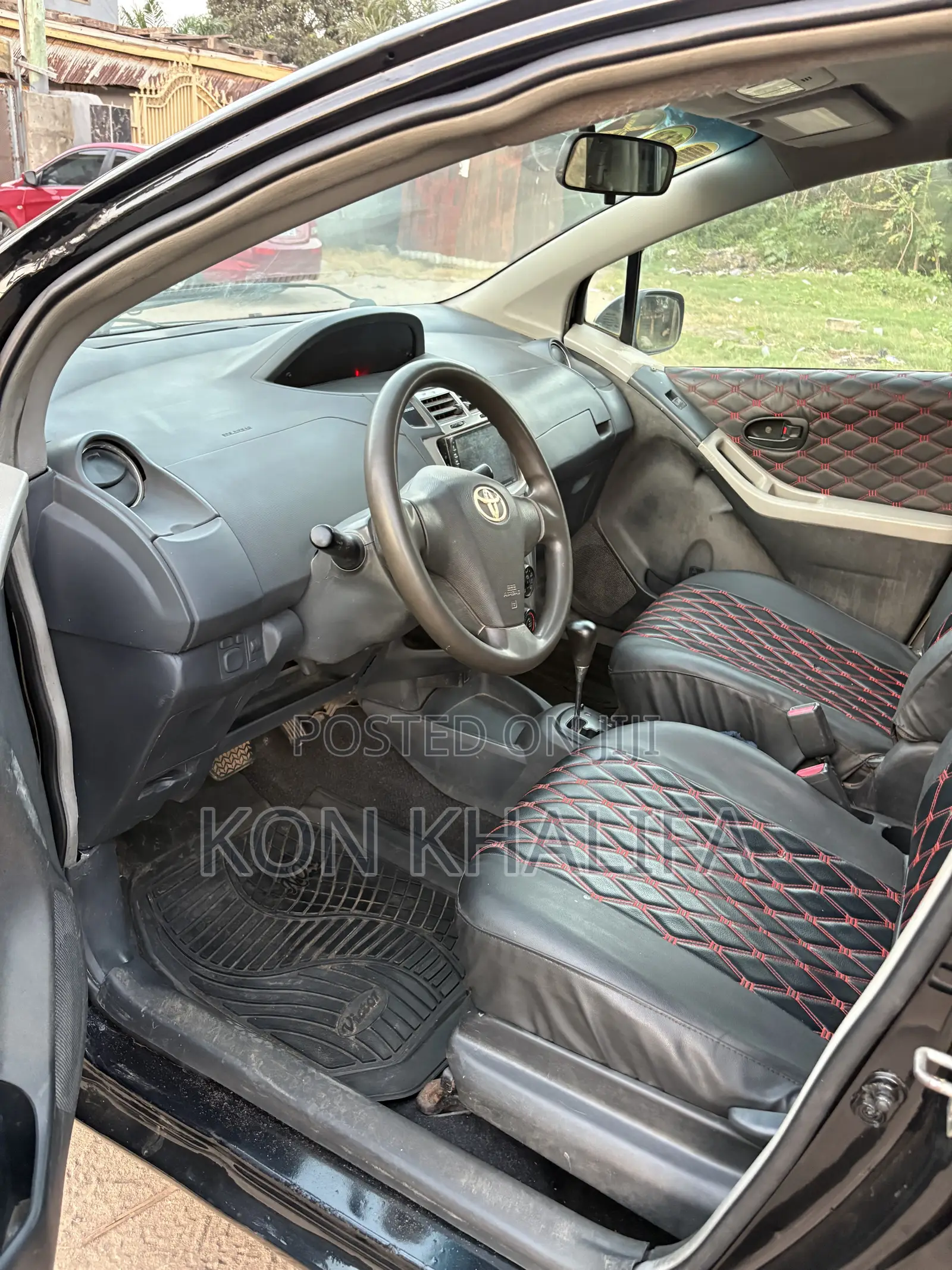 Toyota Vitz 1.0 FWD 5dr 2010 Black