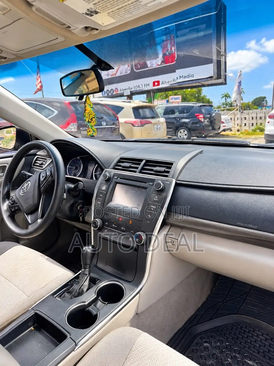 Toyota Camry LE 4dr Sedan (2.5L 4cyl 6A) 2017 Gray