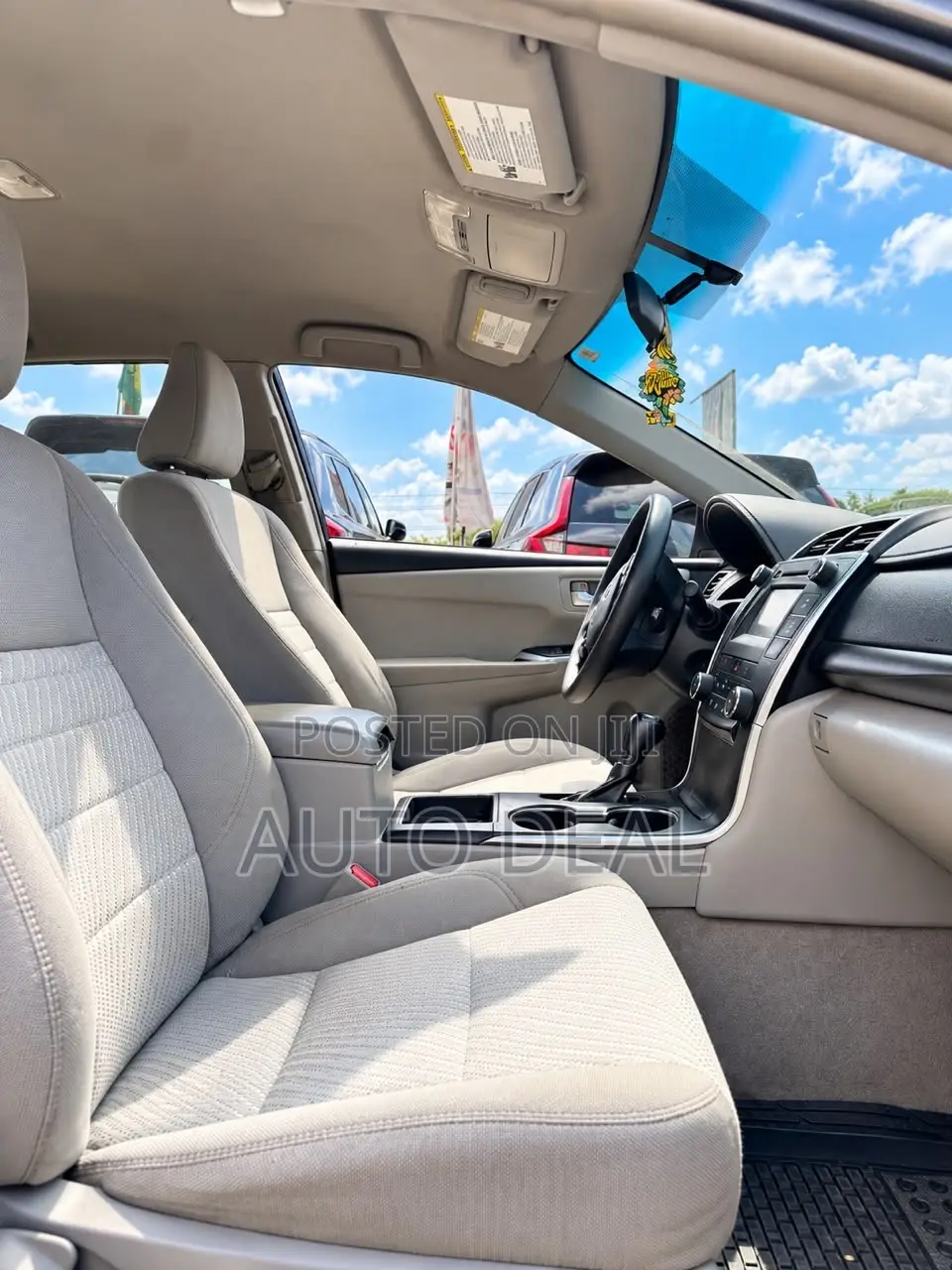 Toyota Camry LE 4dr Sedan (2.5L 4cyl 6A) 2017 Gray