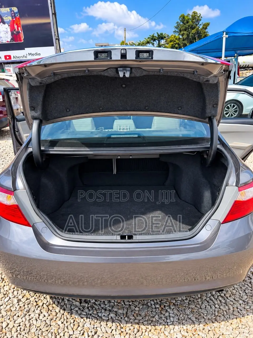 Toyota Camry LE 4dr Sedan (2.5L 4cyl 6A) 2017 Gray