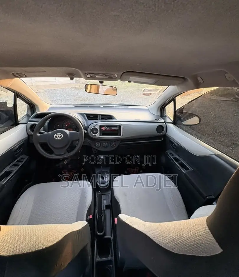 Toyota Vitz 2012 White