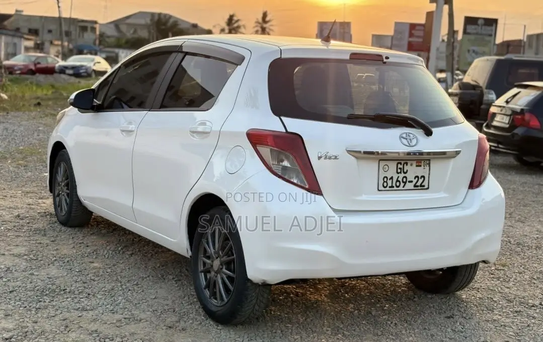Toyota Vitz 2012 White