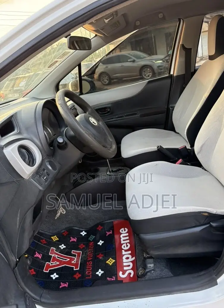 Toyota Vitz 2012 White
