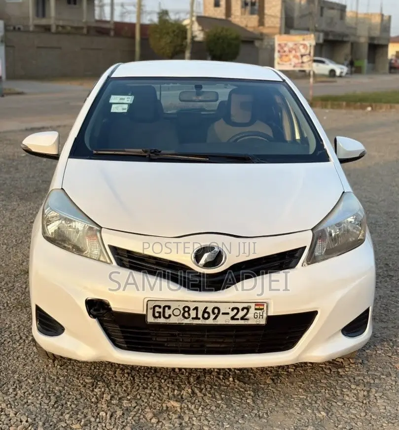 Toyota Vitz 2012 White