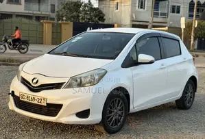Toyota Vitz 2012 White