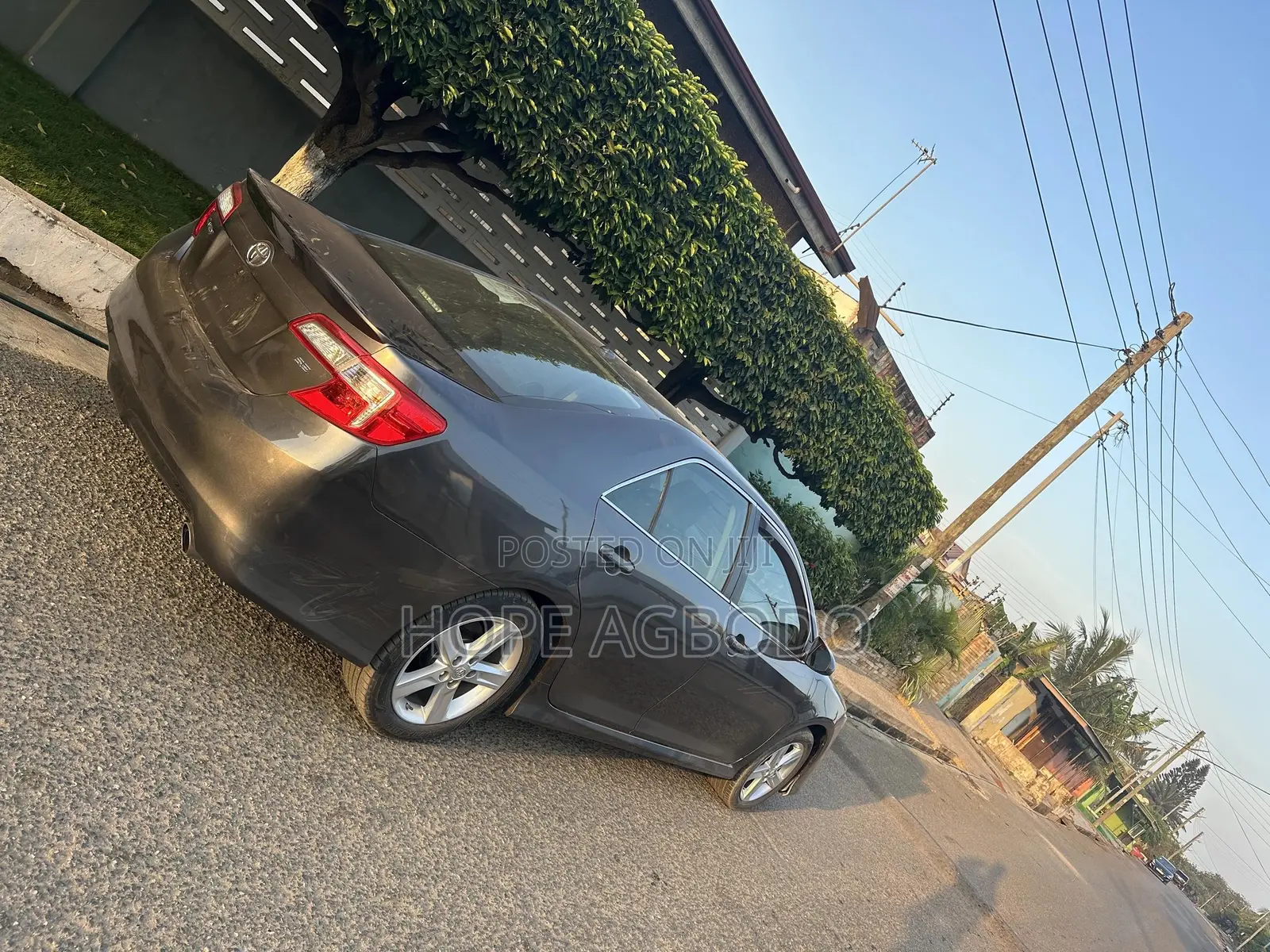 Toyota Camry SE 4dr Sedan w/Prod. End 11/13 (2.5L 4cyl 6A) 2014 Gray