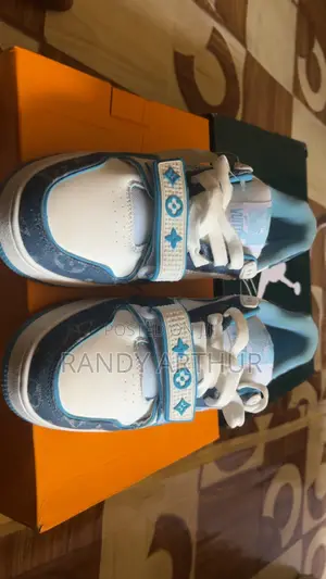 Louis Vuitton Sneaker