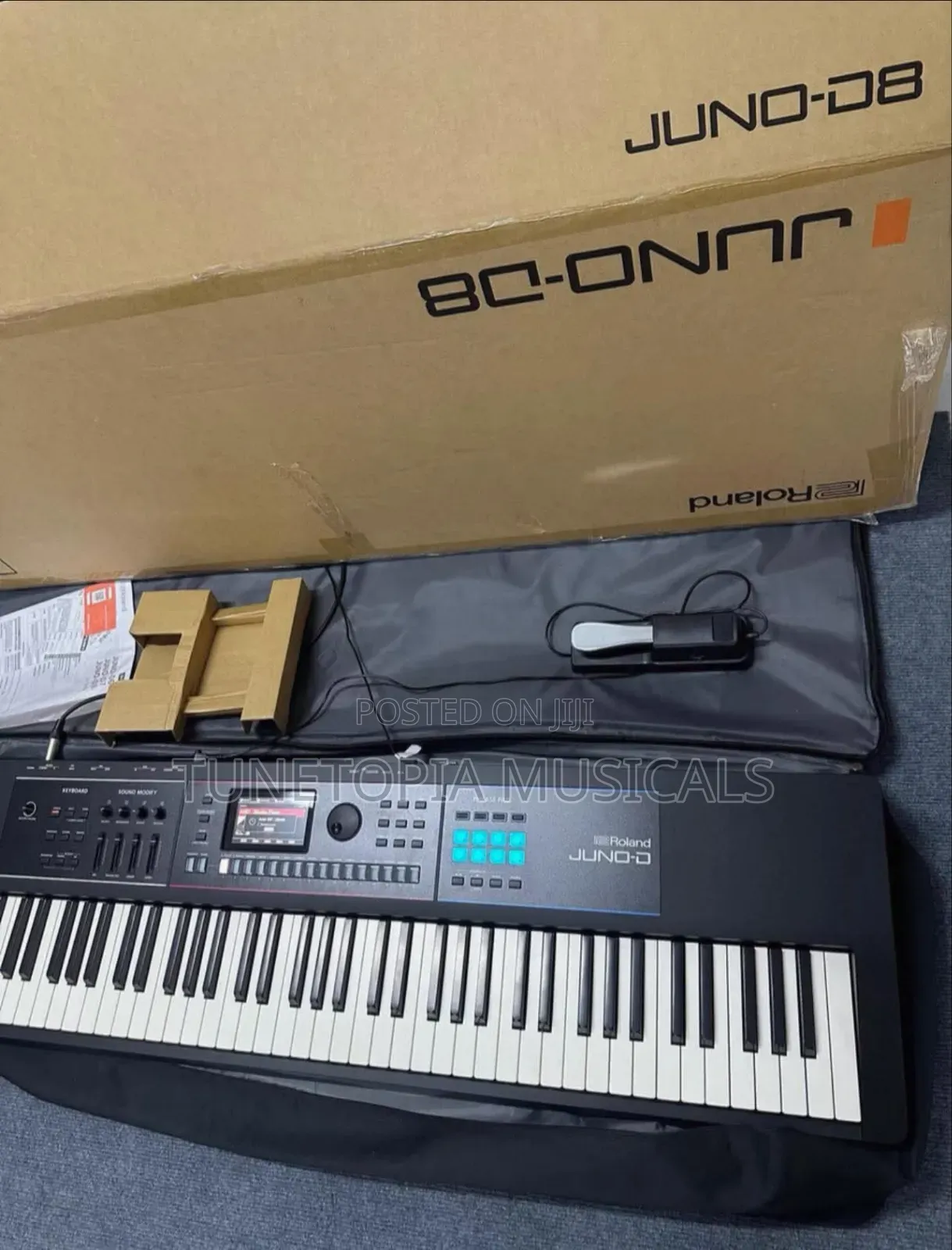 Roland JUNO-D8 88key Weighted Hammer-Action Stage Synthesizer Keyboard