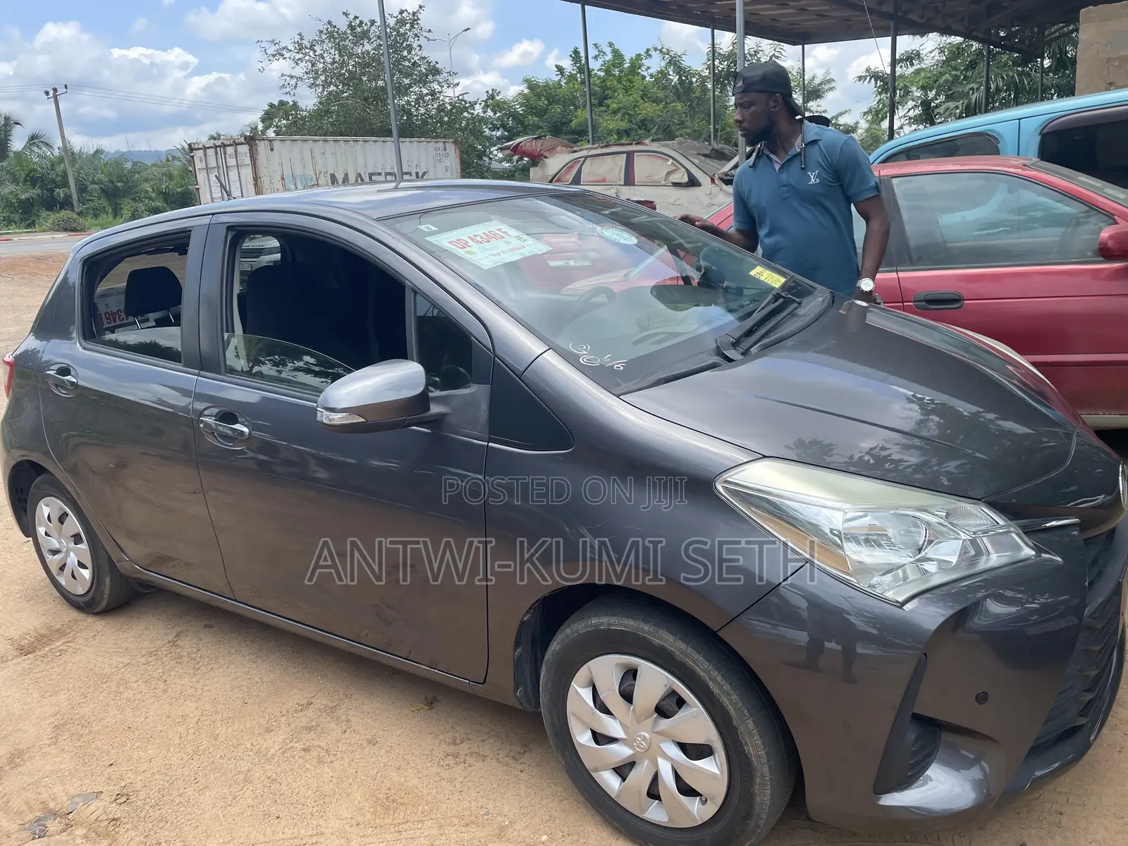 Toyota Vitz 1.0 FWD 5dr 2017 Gray