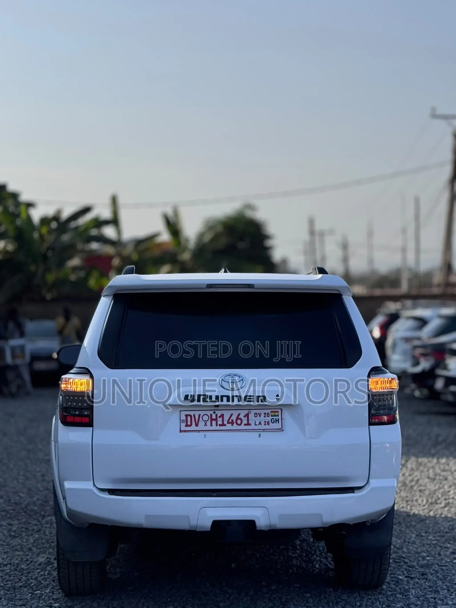 Toyota 4-Runner SR5 Premium 2021 White