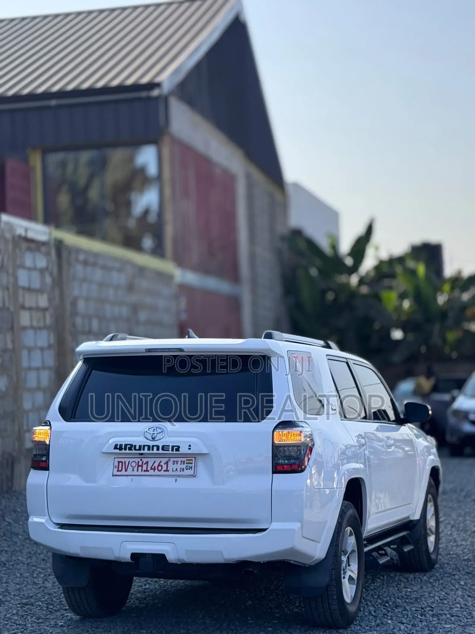 Toyota 4-Runner SR5 Premium 2021 White
