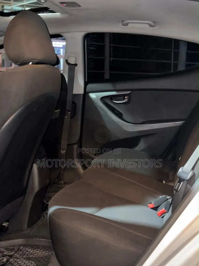 Hyundai Elantra Limited 4dr Sedan (1.8L 4cyl 6A) 2015 Silver