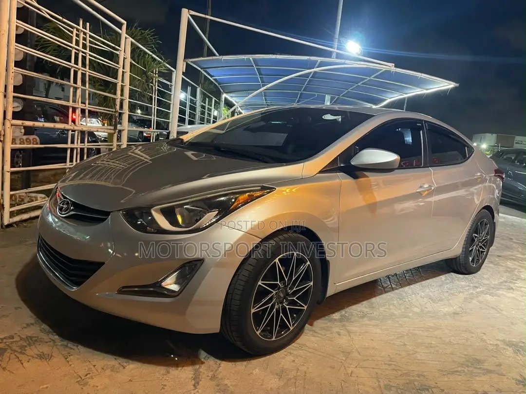 Hyundai Elantra Limited 4dr Sedan (1.8L 4cyl 6A) 2015 Silver
