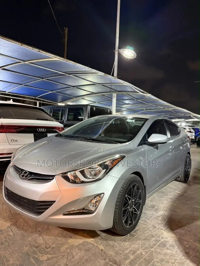 Hyundai Elantra Limited 4dr Sedan (1.8L 4cyl 6A) 2015 Silver