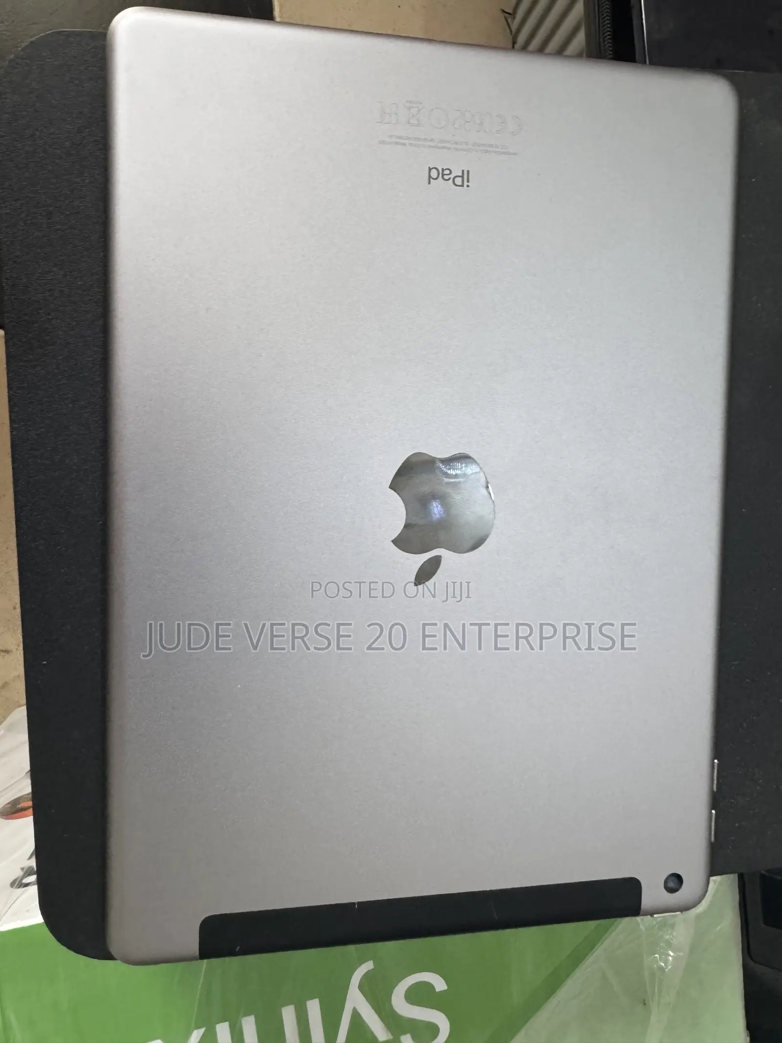 Apple iPad 9.7 32 GB Gray
