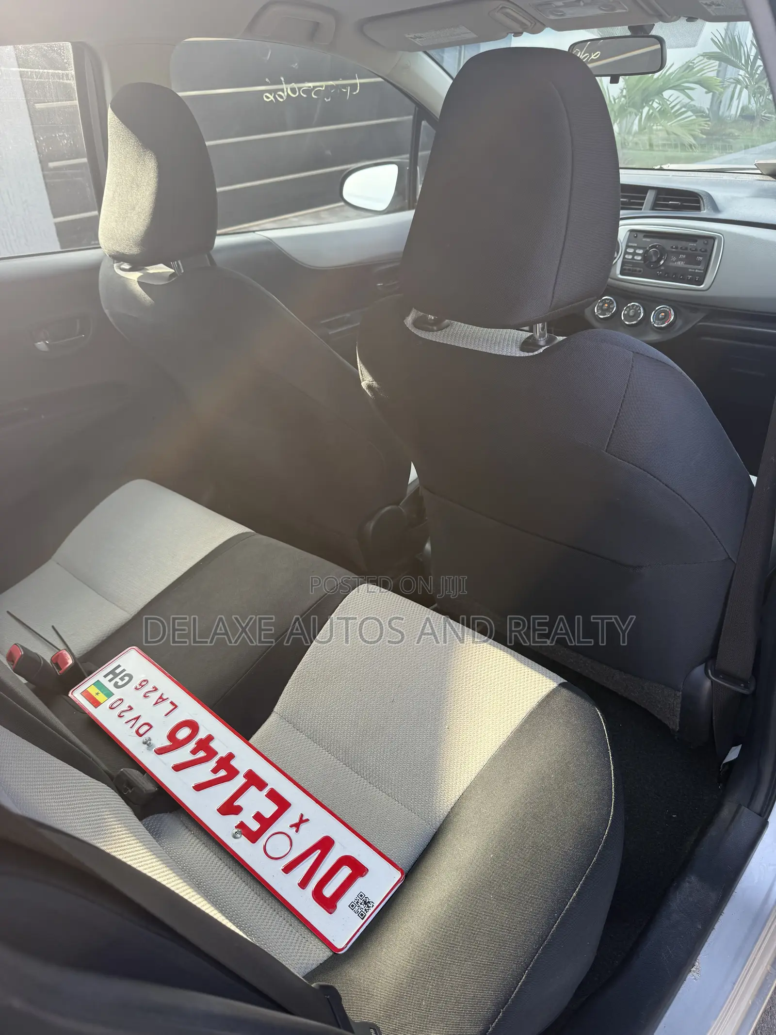 Toyota Yaris LE Hatchback 5dr 2013 Silver