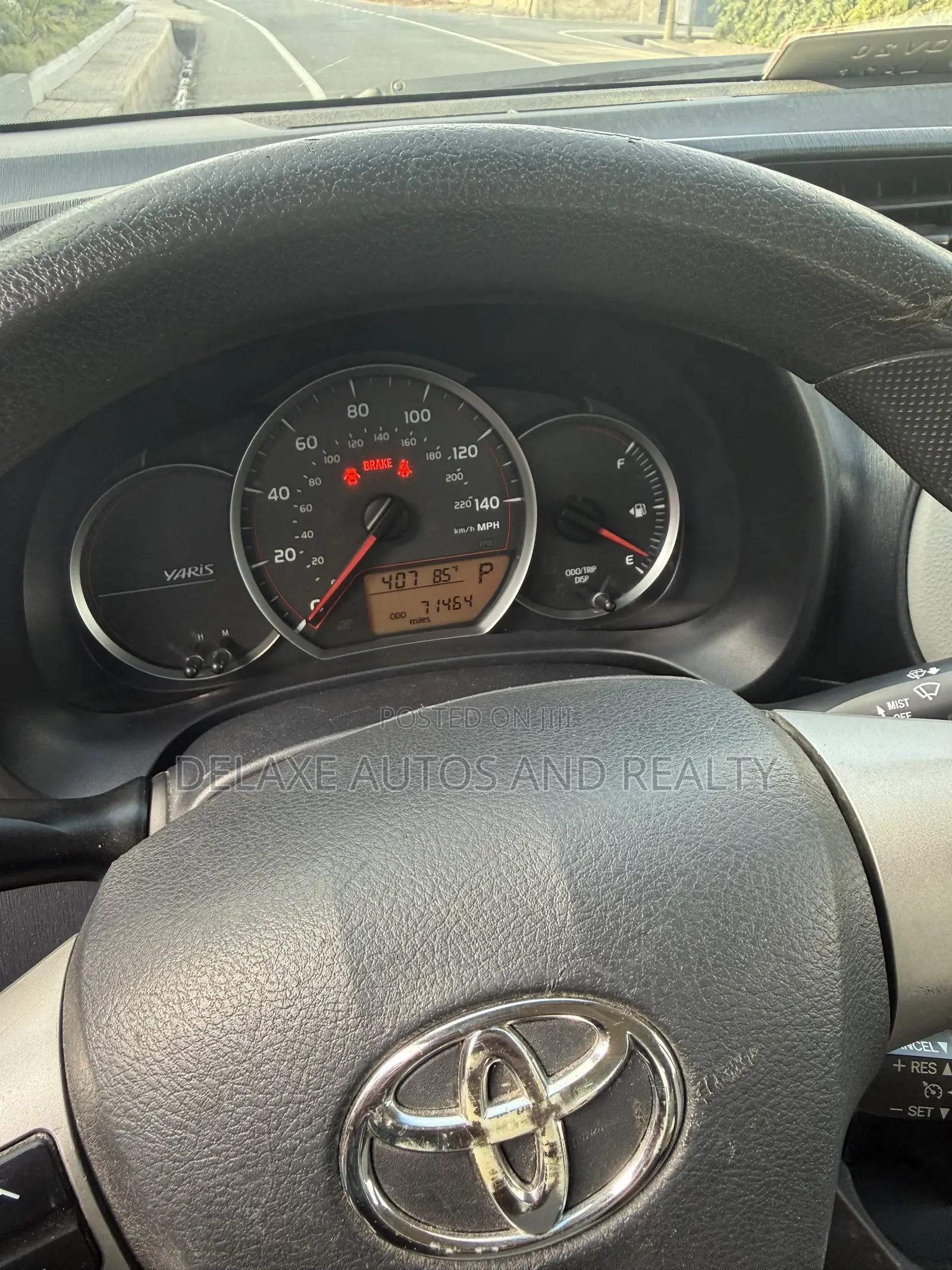 Toyota Yaris LE Hatchback 5dr 2013 Silver