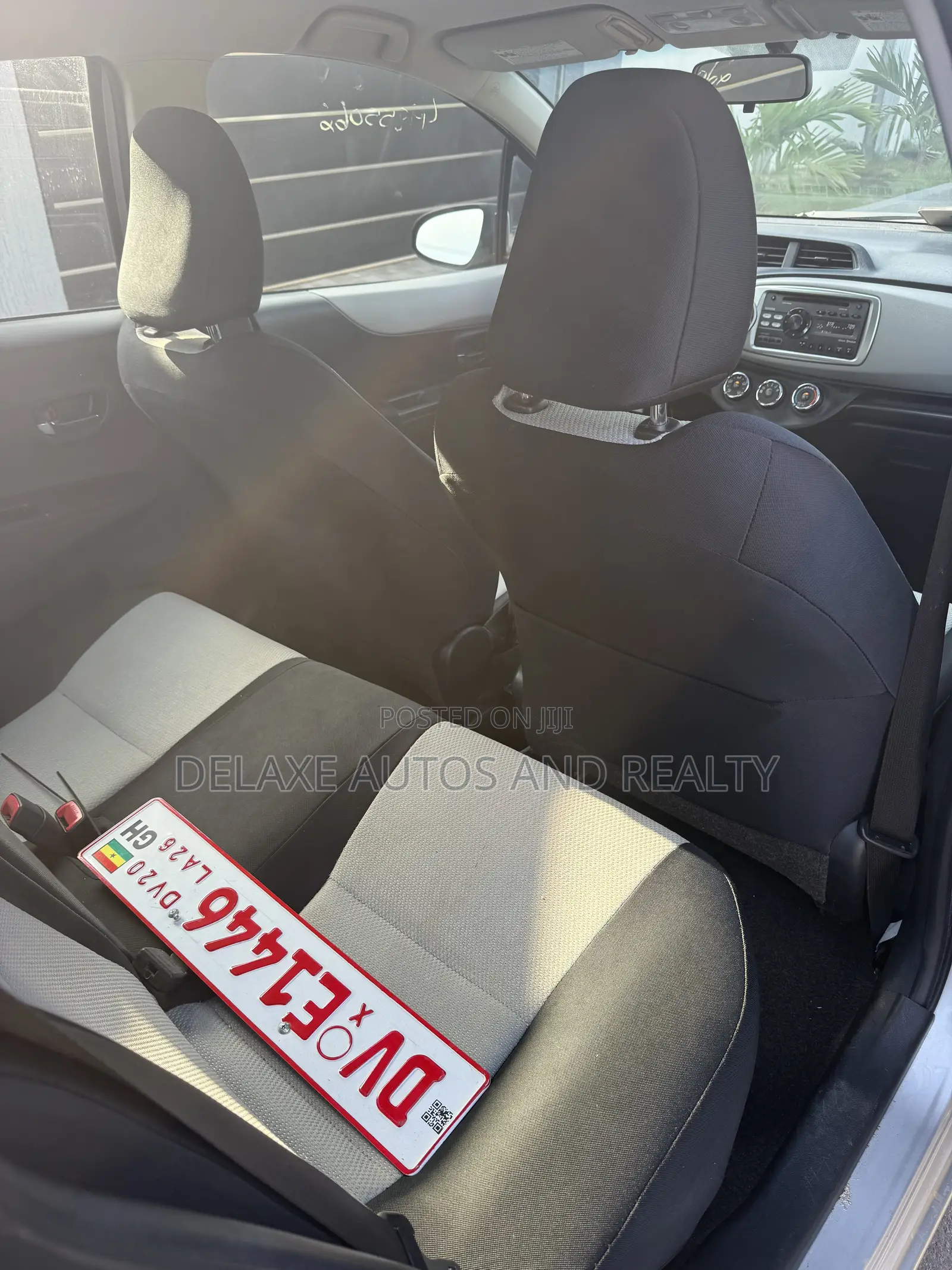 Toyota Yaris LE Hatchback 5dr 2013 Silver