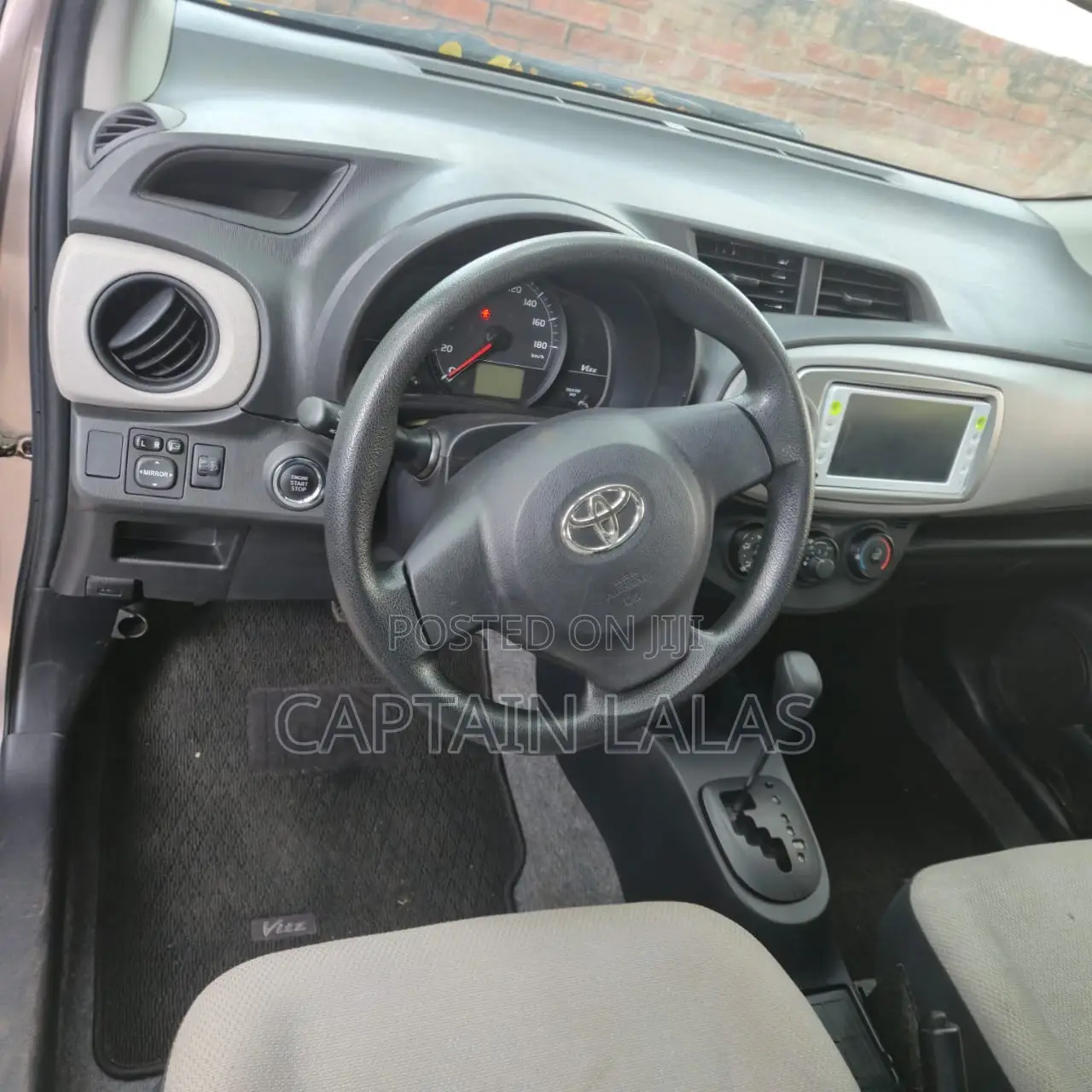 Toyota Vitz 1.3 AWD 5dr 2013 Pearl