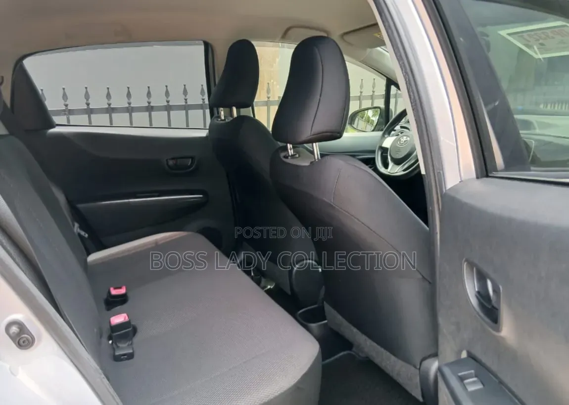 Toyota Vitz 2014 Silver