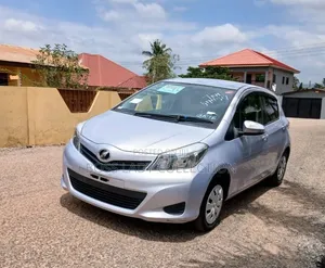 Toyota Vitz 2014 Silver