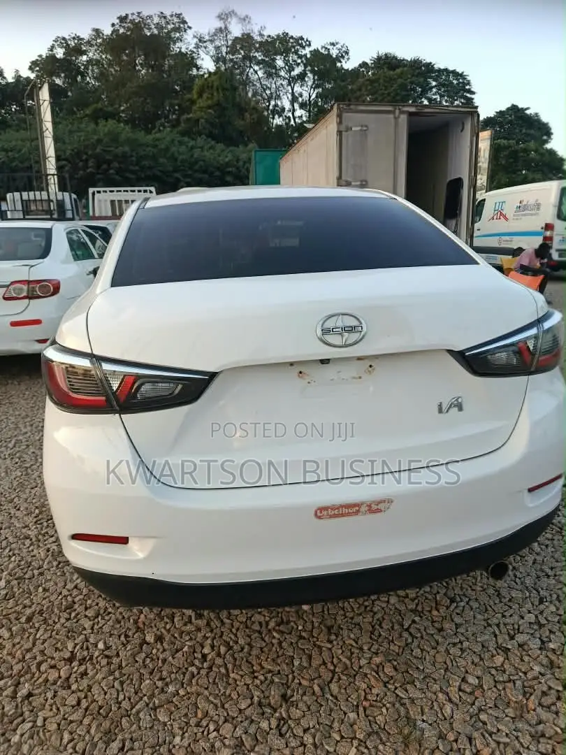 Toyota Yaris iA 1.5 FWD 2017 White