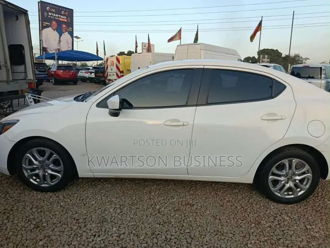 Toyota Yaris iA 1.5 FWD 2017 White