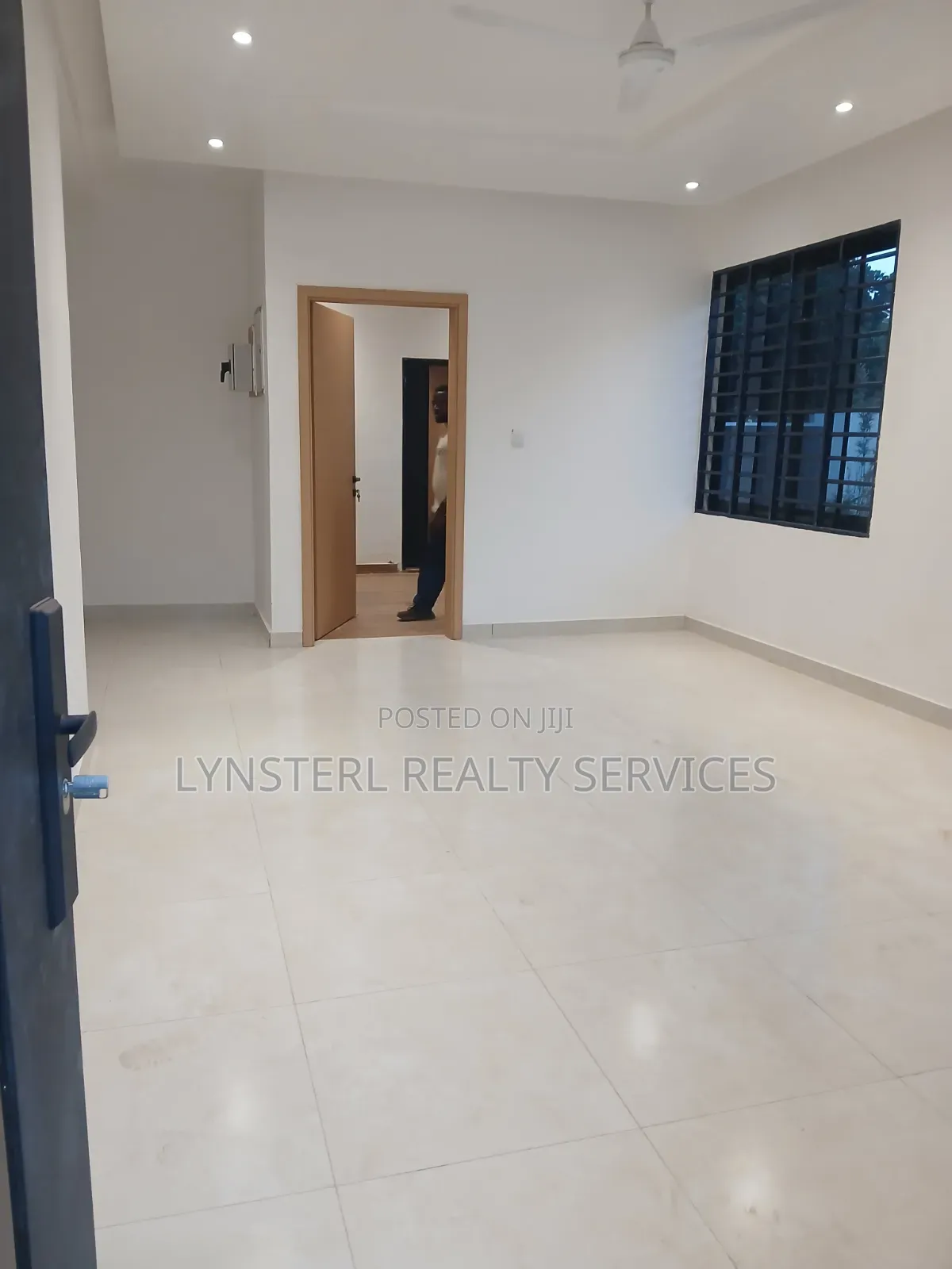 3bdrm Townhouse/Terrace in Lynsterl, Frafraha for sale