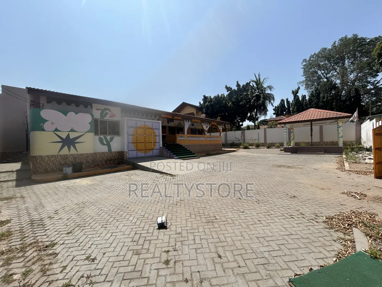 Executive 5 Bedroom Self Compound for Rent at Haatso