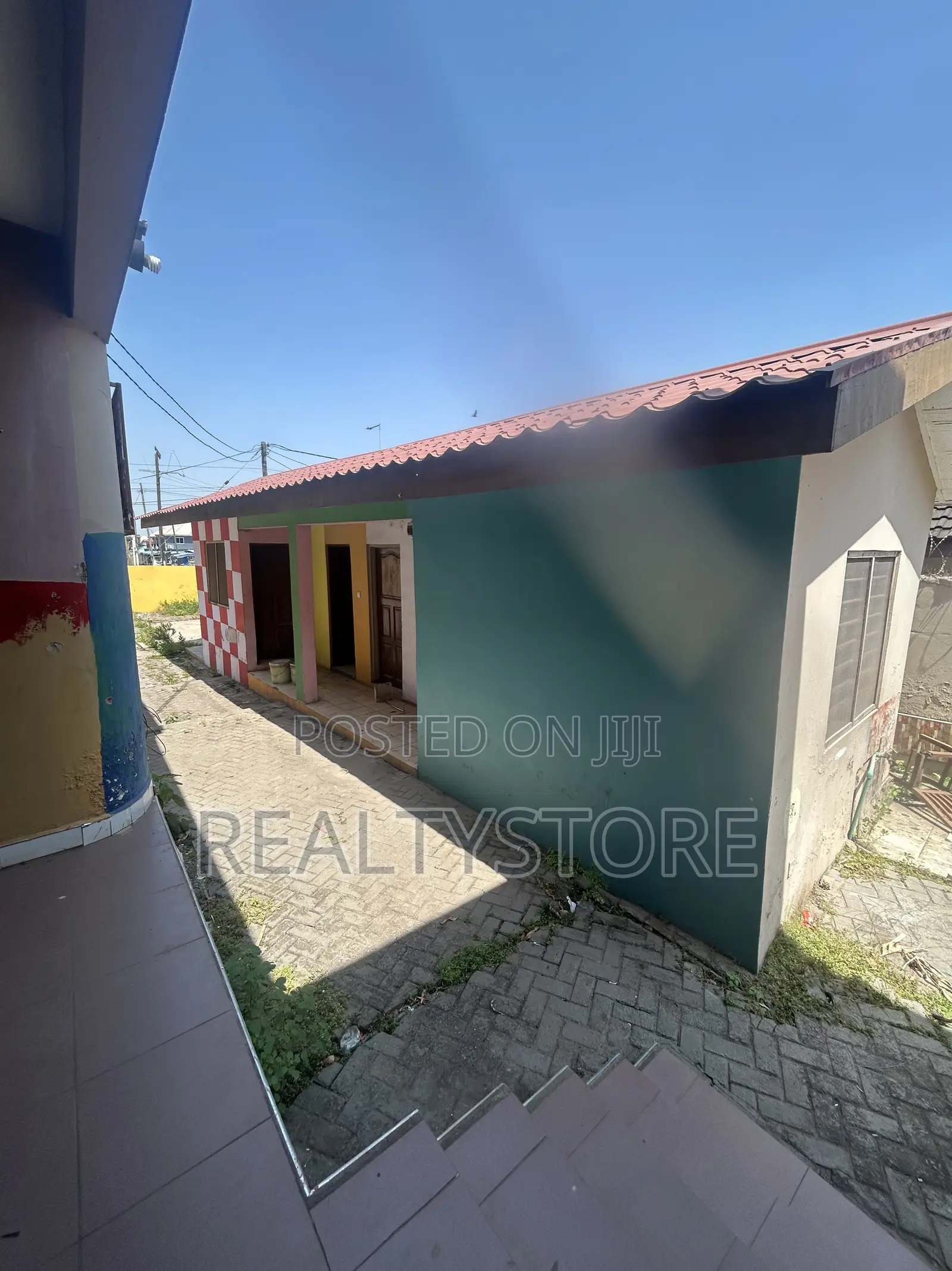 Executive 5 Bedroom Self Compound for Rent at Haatso