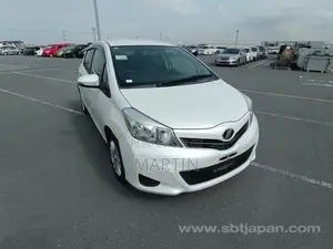 Toyota Vitz 2014 Pearl