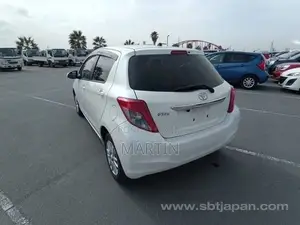 Toyota Vitz 2014 Pearl