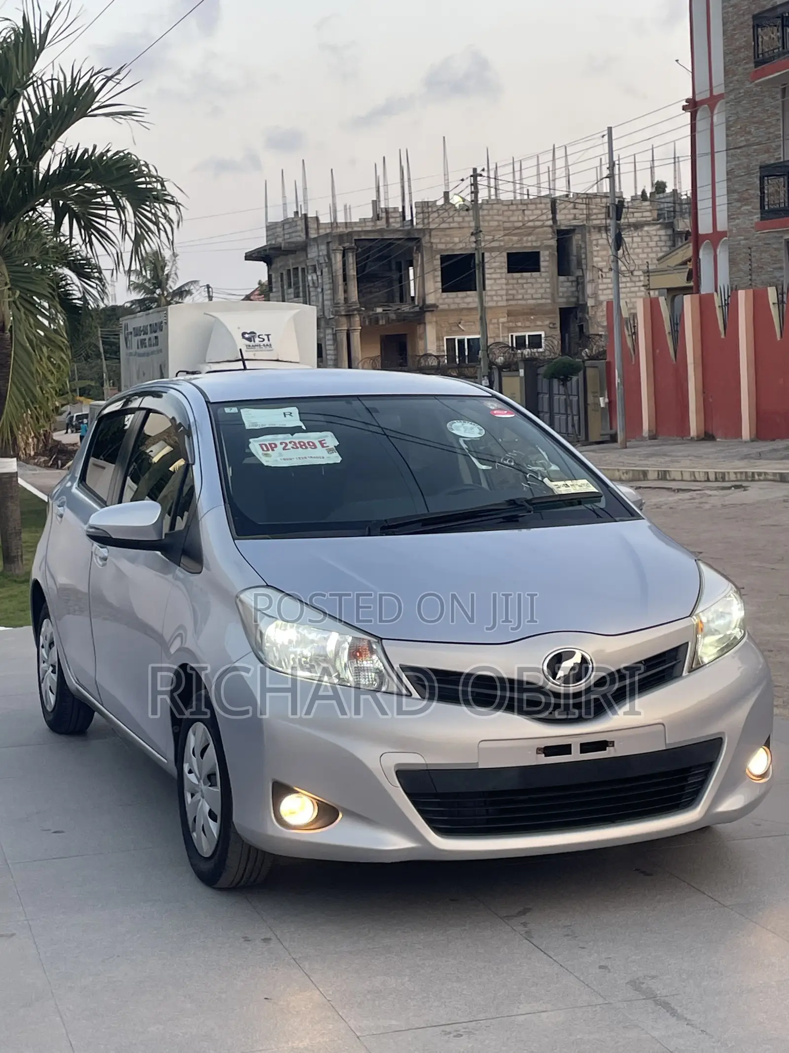 Toyota Vitz 1.3 AWD 5dr 2013 Purple