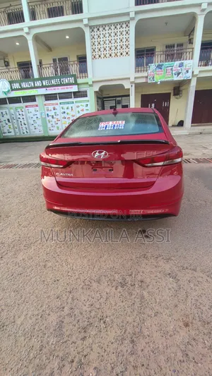 Hyundai Elantra 2018 Red