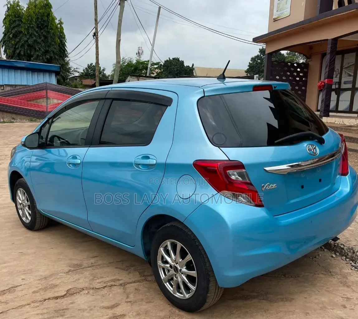 Toyota Vitz 1.3 AWD 5dr 2016 Blue