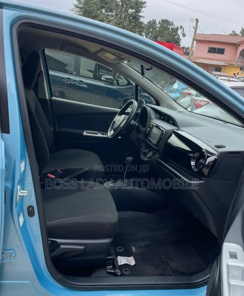 Toyota Vitz 1.3 AWD 5dr 2016 Blue